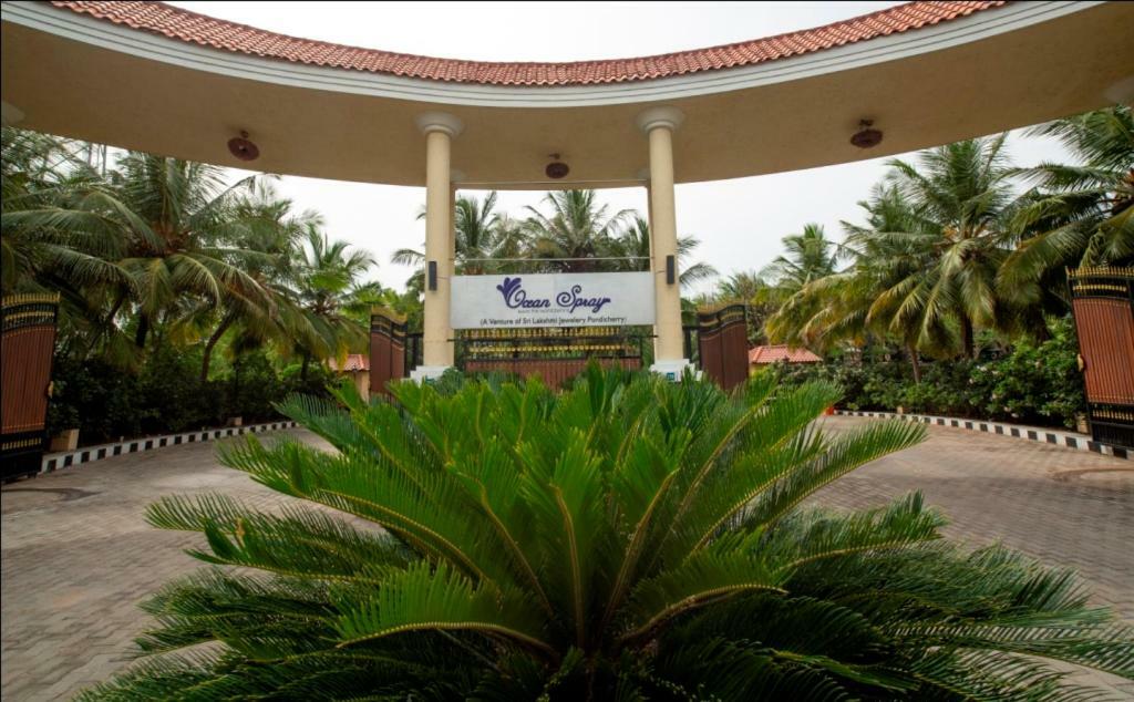 Ocean Spray Kālapettai Exterior foto