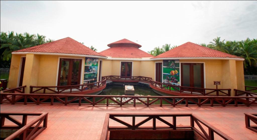 Ocean Spray Kālapettai Exterior foto